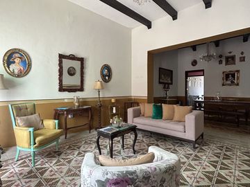 Casa Amueblada Colonial en San Román