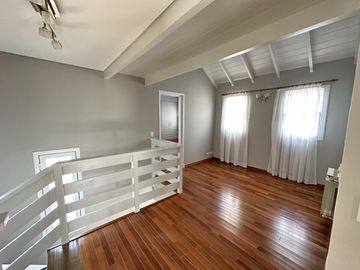 Increible casa en Barrio Rumenco