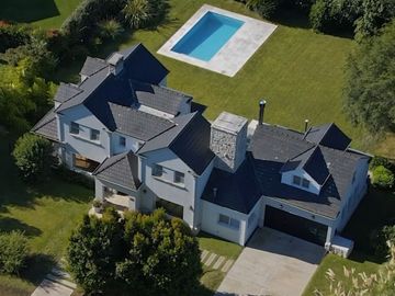 Increible casa en Barrio Rumenco
