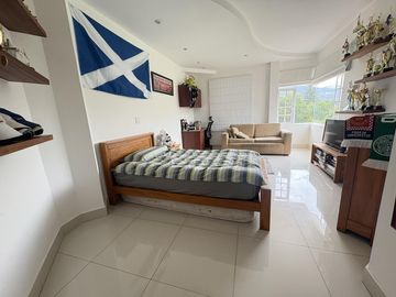 CASA EN VENTA O RENTA CUMBAYA URB. LUJO