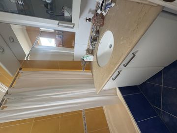 CASA EN VENTA O RENTA CUMBAYA URB. LUJO