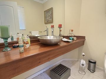 CASA EN VENTA O RENTA CUMBAYA URB. LUJO