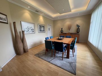 CASA EN VENTA O RENTA CUMBAYA URB. LUJO