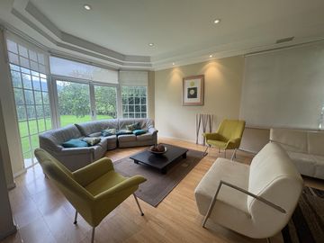 CASA EN VENTA O RENTA CUMBAYA URB. LUJO