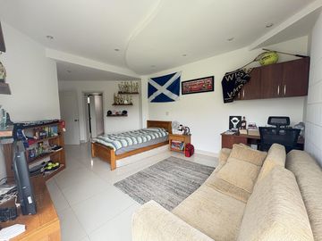 CASA EN VENTA O RENTA CUMBAYA URB. LUJO