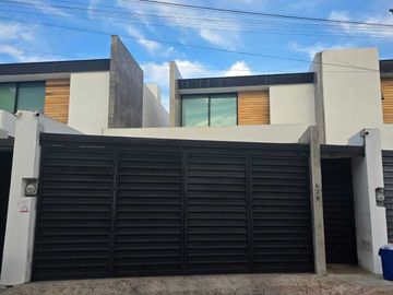 CASA VENTA, 3 RECAMARAS EN MONTEBELLO MERIDA