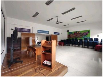 CASA LAURELES ESTADIO SURAMERICANA / USO COMERCIAL