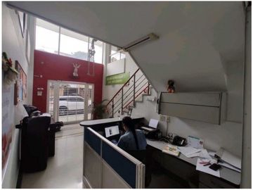CASA LAURELES ESTADIO SURAMERICANA / USO COMERCIAL