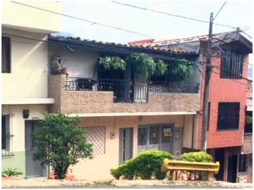 CASA BIFAMILIAR VILLAHERMOSA