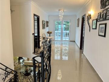 CASA HERMOSISIMA EN ALAMEDA LA VICTORIA
