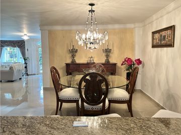 CASA HERMOSISIMA EN ALAMEDA LA VICTORIA