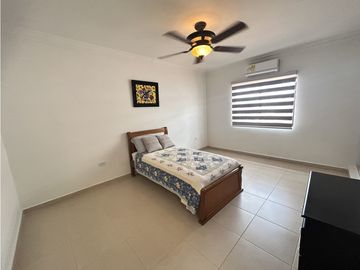 CASA HERMOSISIMA EN ALAMEDA LA VICTORIA