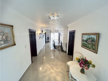 CASA HERMOSISIMA EN ALAMEDA LA VICTORIA
