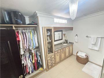 CASA HERMOSISIMA EN ALAMEDA LA VICTORIA