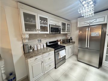 CASA HERMOSISIMA EN ALAMEDA LA VICTORIA
