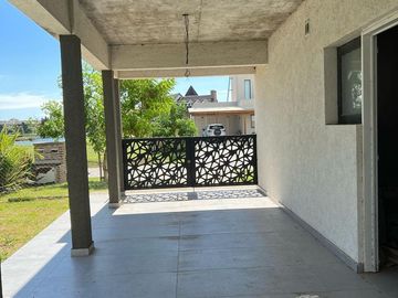 CASA EN VENTA BARRIO PRINCIPADO CANNING