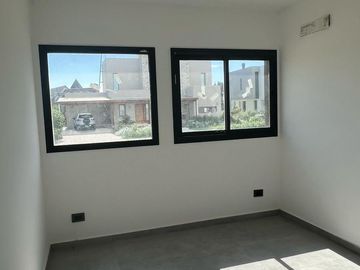 CASA EN VENTA BARRIO PRINCIPADO CANNING