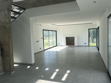 CASA EN VENTA BARRIO PRINCIPADO CANNING