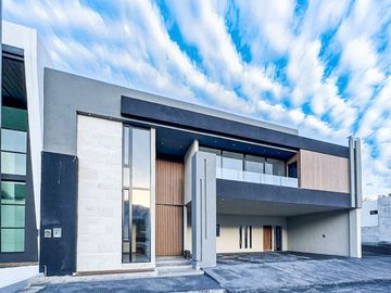 Casa en venta en Bosques de las Misiones Reserva en Santiago