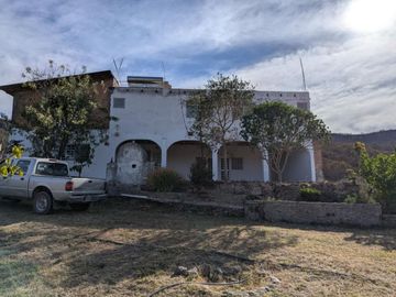 CASA DE CAMPO EN VENTA EN HACIENDA SANTA LUCIA