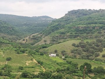 CASA DE CAMPO EN VENTA EN HACIENDA SANTA LUCIA