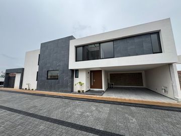 VENTA DE CASA EN FRACCIONAMIENTO QUINTA SAN DIEGO EN METEPEC