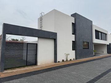 VENTA DE CASA EN FRACCIONAMIENTO QUINTA SAN DIEGO EN METEPEC