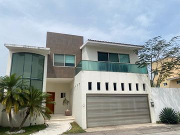 CASA EN RENTA EN FRACC. LAS PALMAS, MEDELLIN DE BRAVO, VERACRUZ