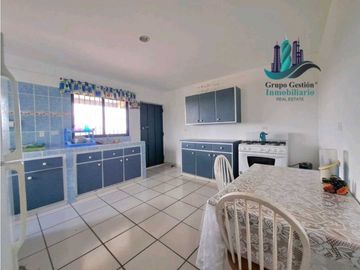 SE VENDE, HERMOSA CASA DE DOS PLANTAS, GRAN TERRENO CON HERMOSA VISTA
