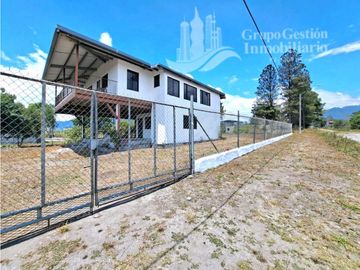 SE VENDE, HERMOSA CASA DE DOS PLANTAS, GRAN TERRENO CON HERMOSA VISTA