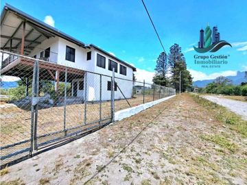 SE VENDE, HERMOSA CASA DE DOS PLANTAS, GRAN TERRENO CON HERMOSA VISTA
