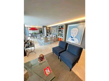 SE VENDE APARTAMENTO REMODELADOEN EL PH SOL MARINA 241 M2 JP
