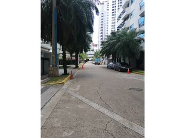 SE VENDE APARTAMENTO REMODELADOEN EL PH SOL MARINA 241 M2 JP