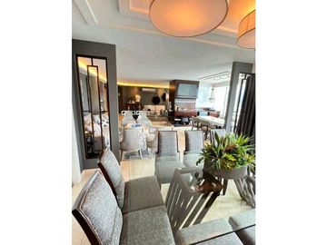 SE VENDE APARTAMENTO REMODELADOEN EL PH SOL MARINA 241 M2 JP