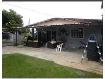 VENDO CASA EN LA CHORRERA LAS LOMAS 4R