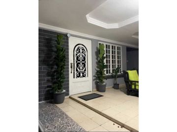 VENDO CASA EN LA CHORRERA LAS LOMAS 4R
