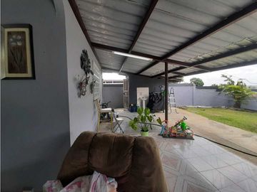 VENDO CASA EN LA CHORRERA LAS LOMAS 4R
