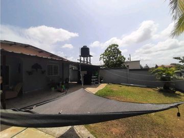 VENDO CASA EN LA CHORRERA LAS LOMAS 4R