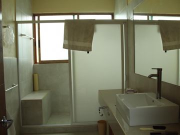 Condominio de 5 casas a media cuadra de la  Avenida San Diego