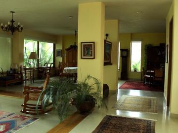 Condominio de 5 casas a media cuadra de la  Avenida San Diego
