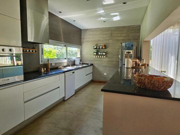 VENTA CASA BARRIO PRIVADO MAIPU