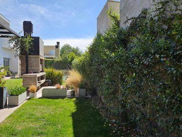 VENTA CASA BARRIO PRIVADO MAIPU