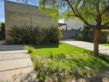 VENTA CASA BARRIO PRIVADO MAIPU