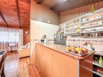 ALGARROBO VENTA CASA CON LOCAL COMERCIAL Y 4 DPTOS PRIVADOS