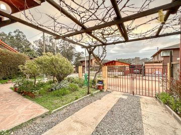 ALGARROBO VENTA CASA CON LOCAL COMERCIAL Y 4 DPTOS PRIVADOS