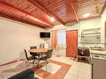 ALGARROBO VENTA CASA CON LOCAL COMERCIAL Y 4 DPTOS PRIVADOS