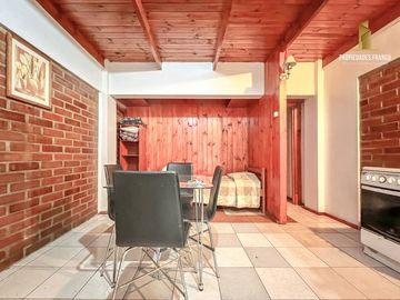 ALGARROBO VENTA CASA CON LOCAL COMERCIAL Y 4 DPTOS PRIVADOS