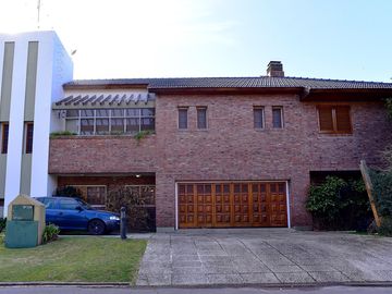 Gran oportunidad de casa en Las Praderas de Luján