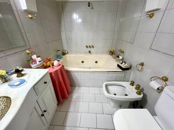 Casa 4 amb en venta - Palomar - Pileta y cochera