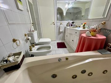 Casa 4 amb en venta - Palomar - Pileta y cochera